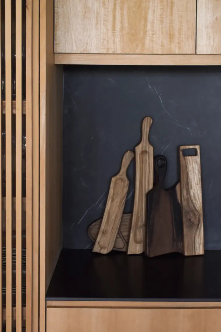 Tabla Thais en madera Petiribí