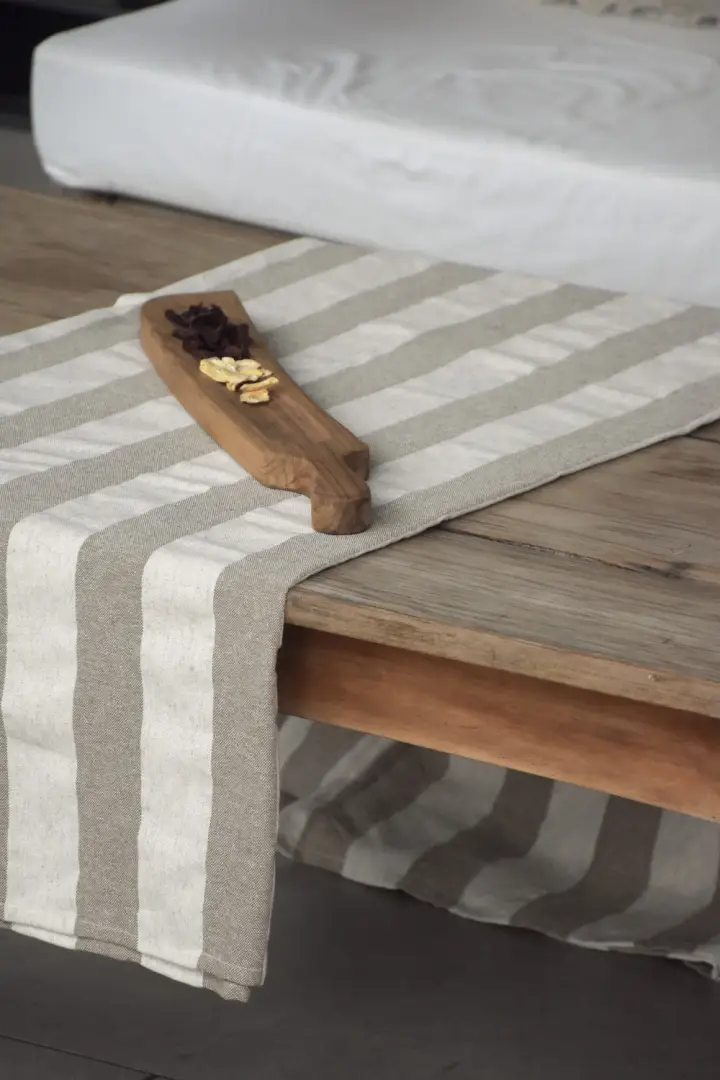 Tabla Thais en madera Petiribí