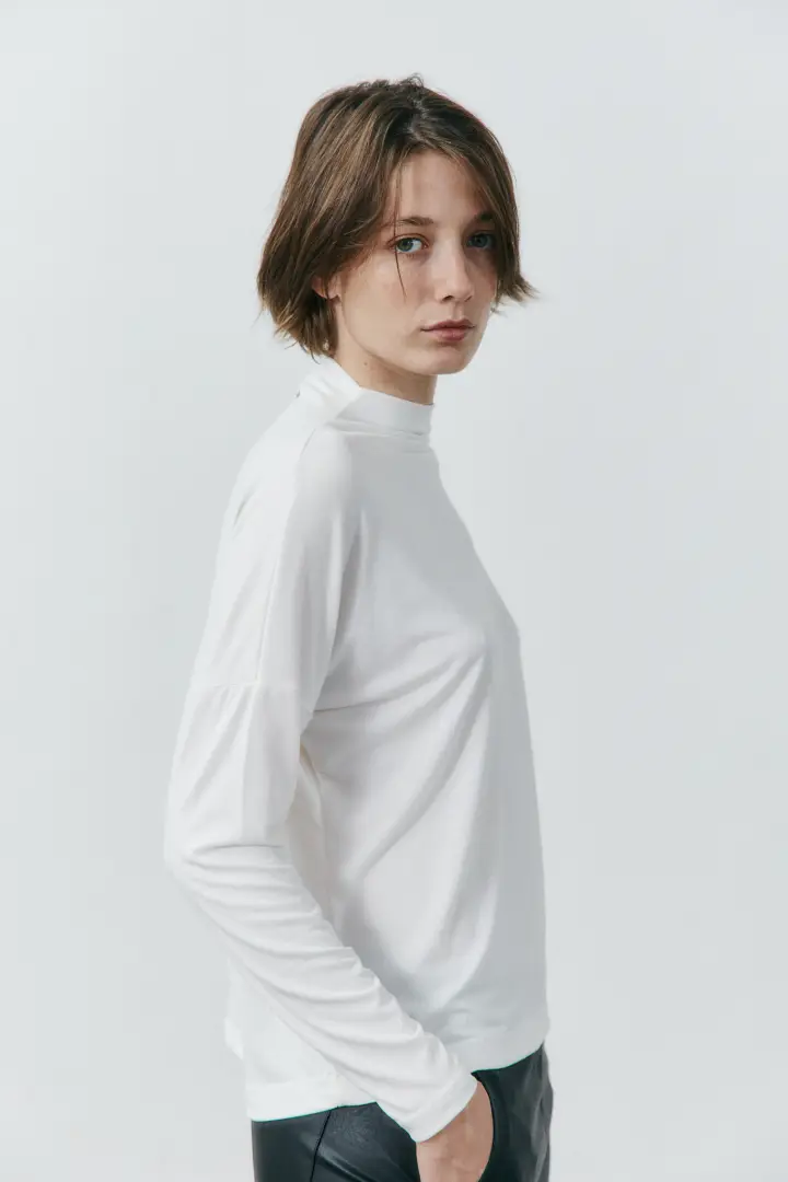 REMERA BUSTINZAH