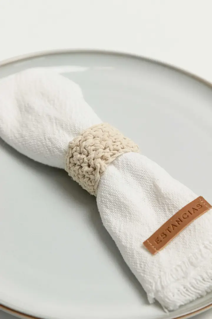 SERVILLETERO NAUNTON