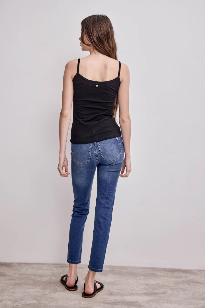 MUSCULOSA SARA