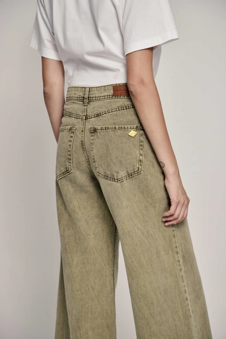 JEAN LUCKY VERDE