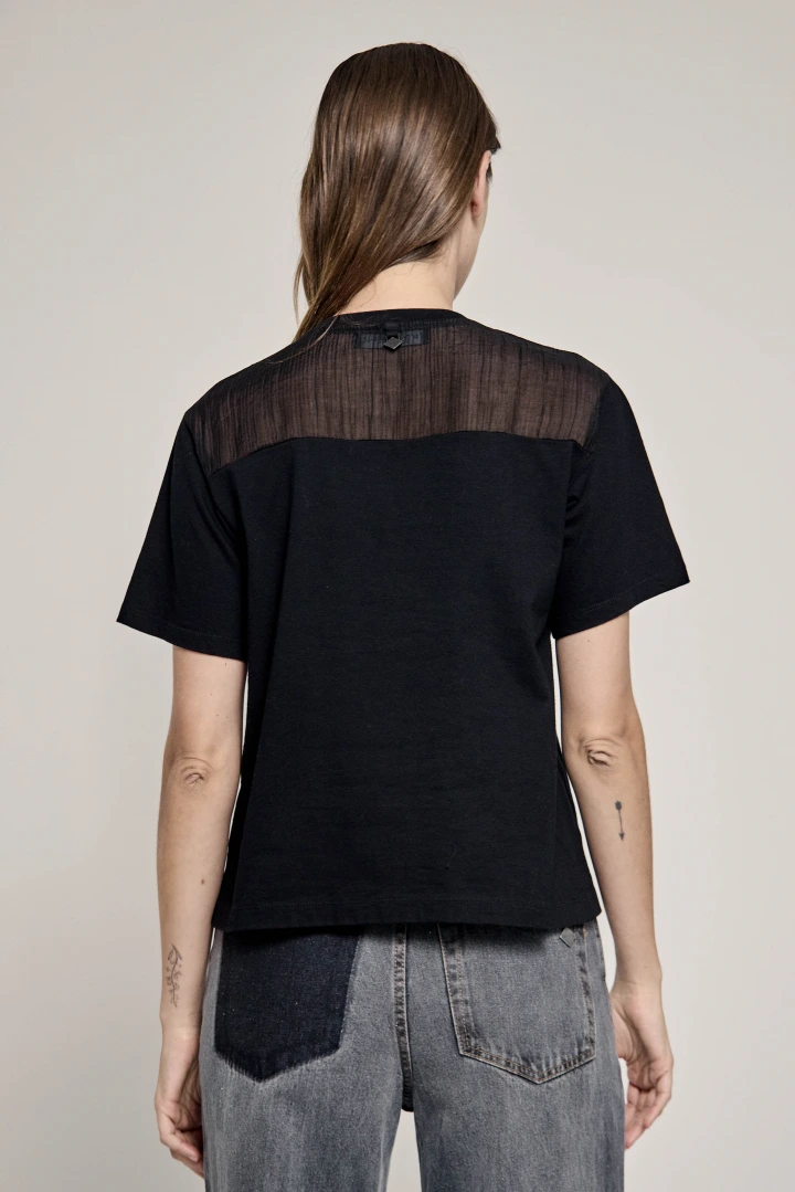 REMERA FAMATINA