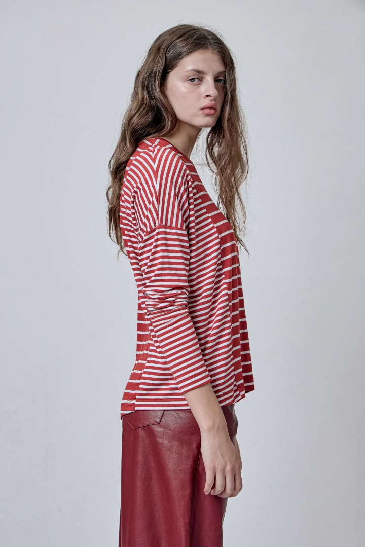 REMERA MORANTE