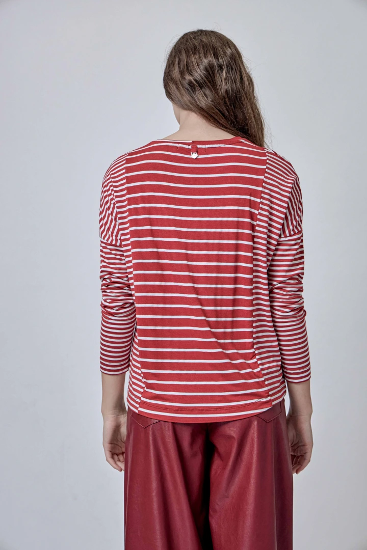REMERA MORANTE
