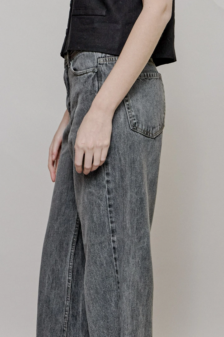 JEAN JULIA
