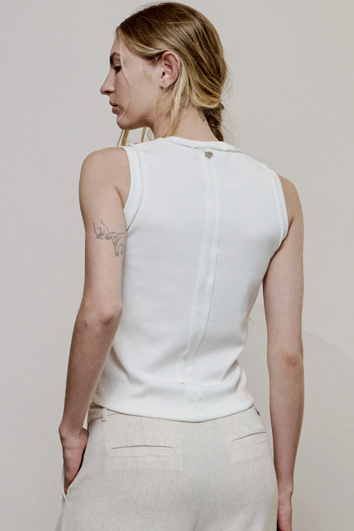 TOP ANIA