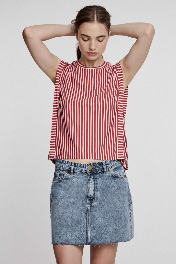 REMERA AVA