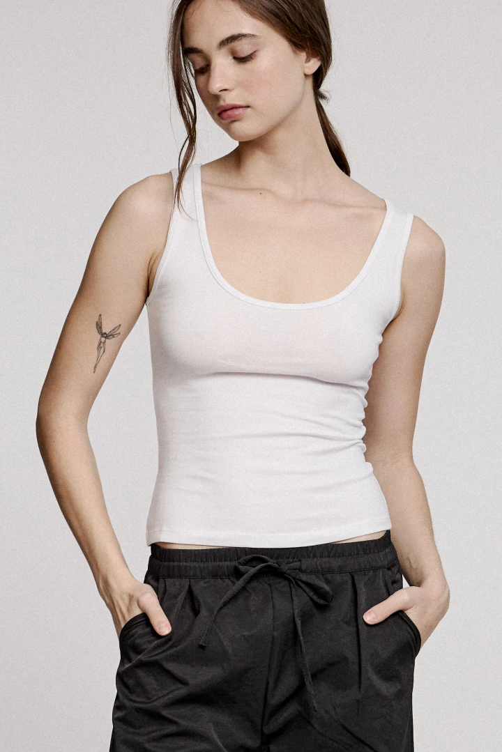 MUSCULOSA ELENA