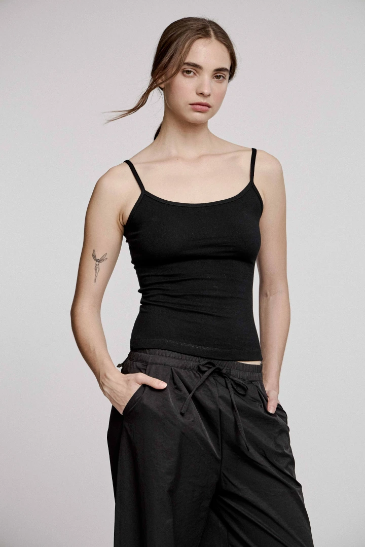 MUSCULOSA SARA