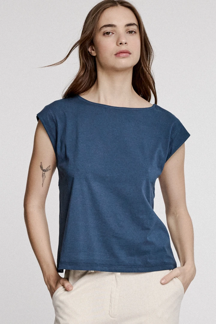 REMERA AZALEA