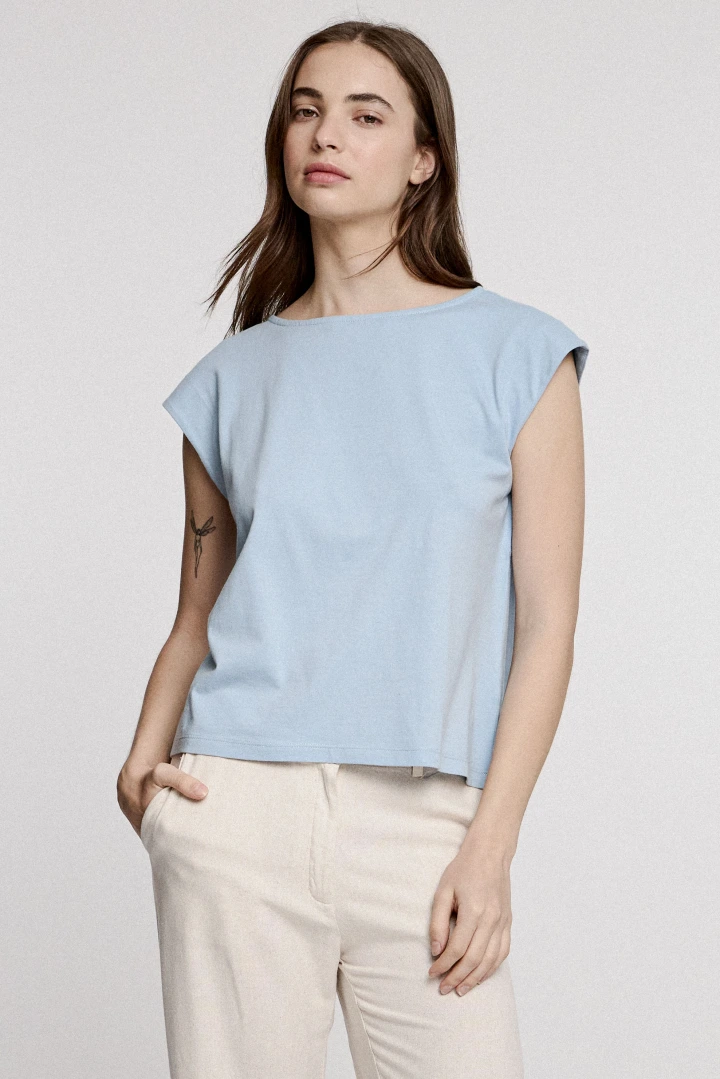 REMERA AZALEA