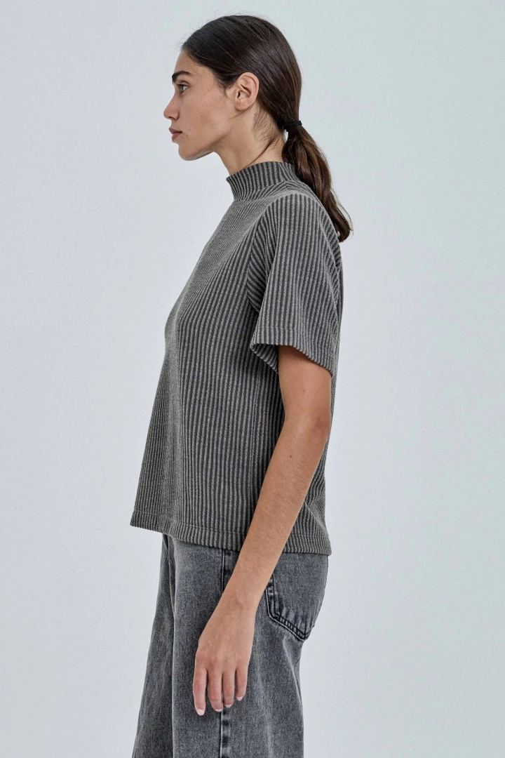 REMERA DUSTY