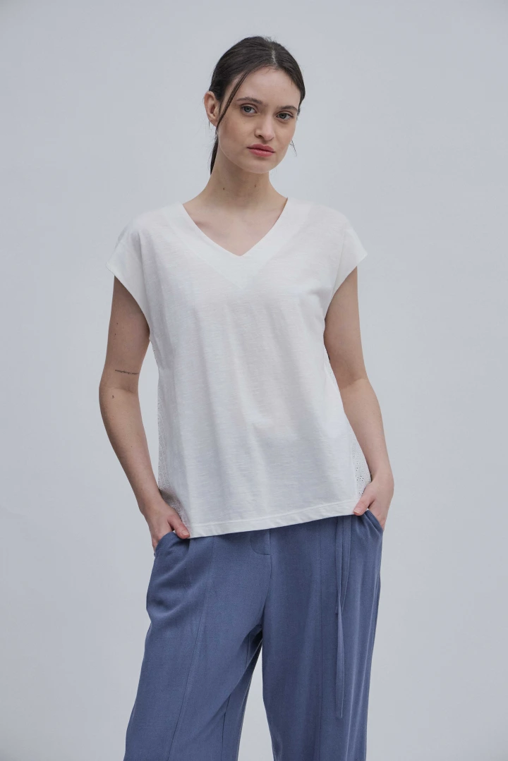 REMERA NAYA