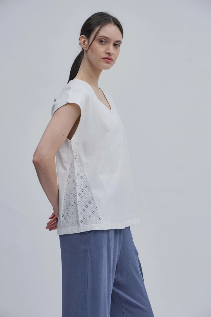 REMERA NAYA