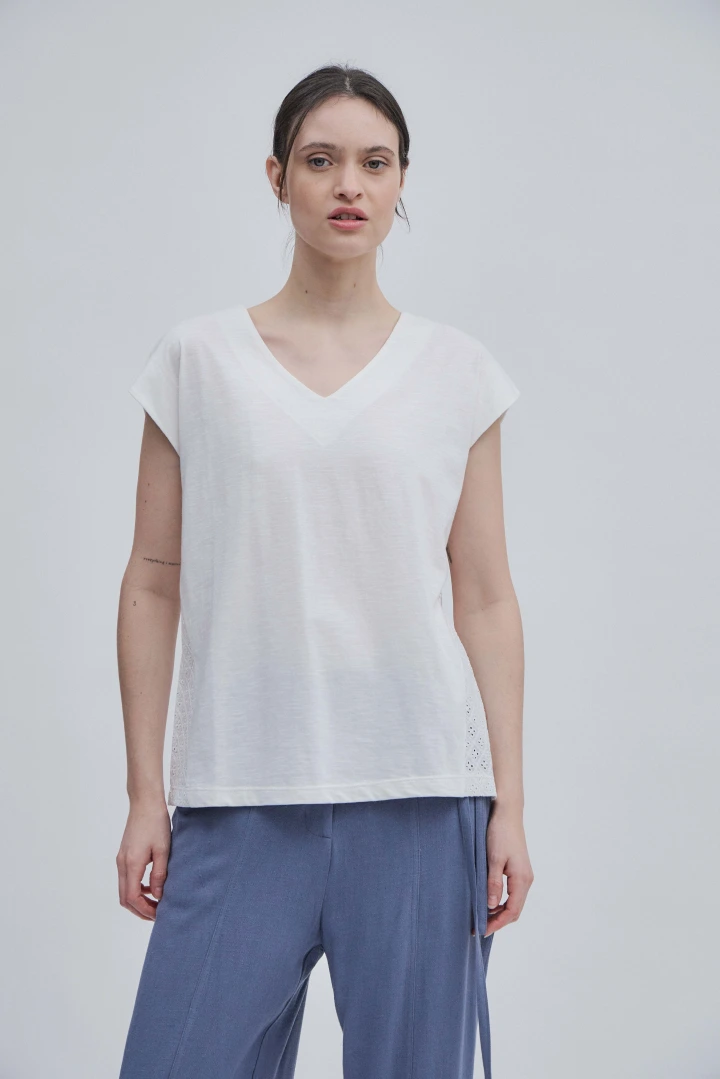 REMERA NAYA