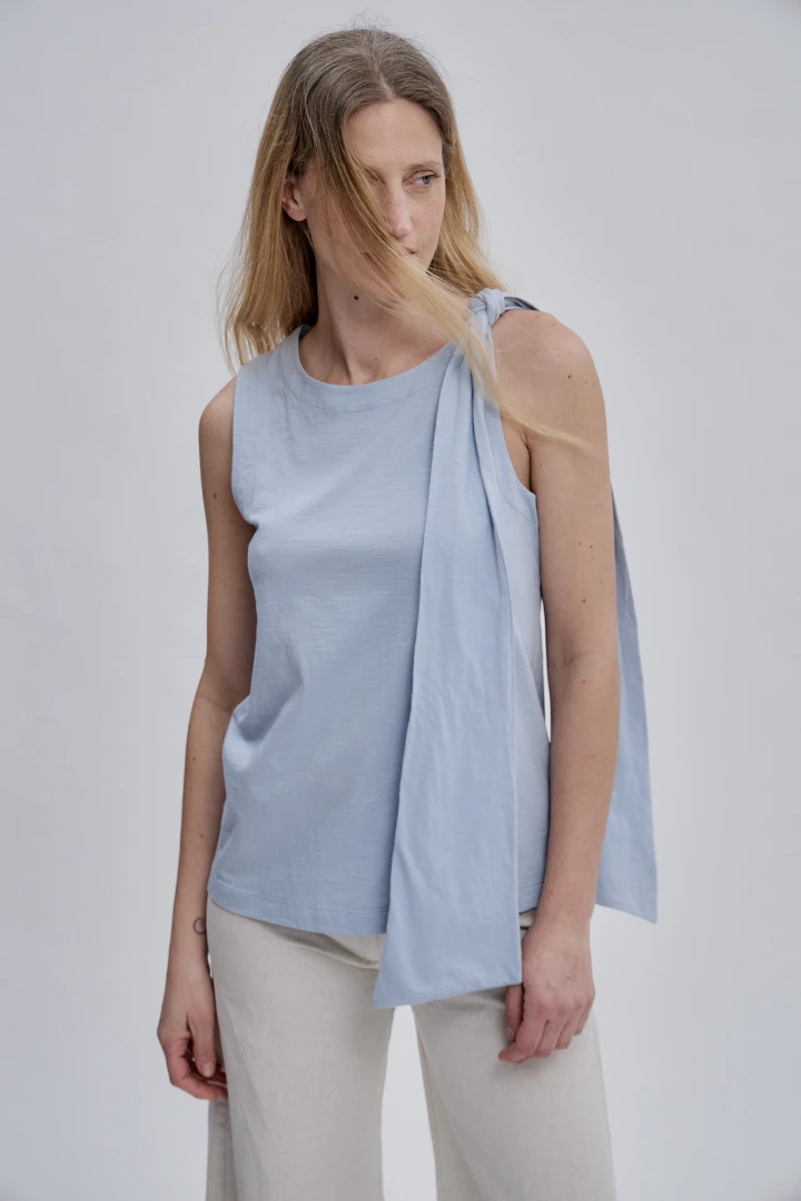 REMERA KONA