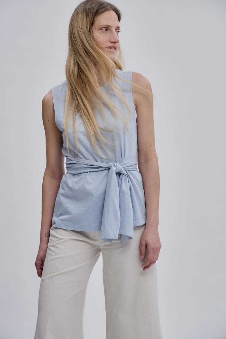 REMERA KONA