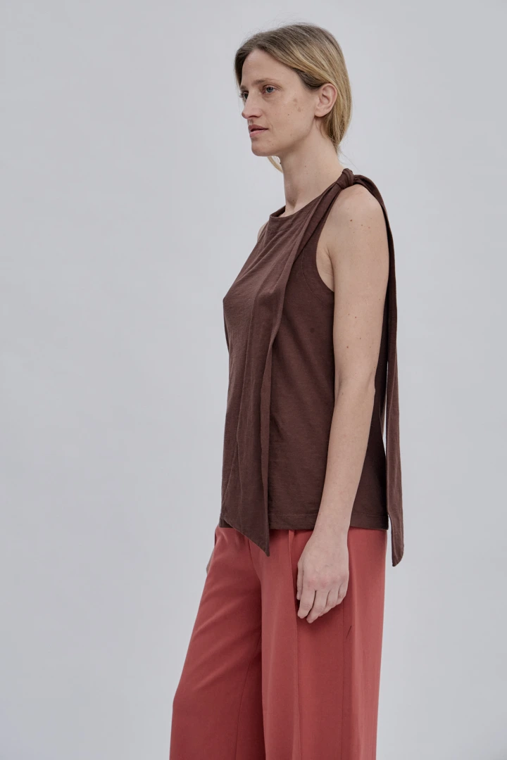REMERA KONA