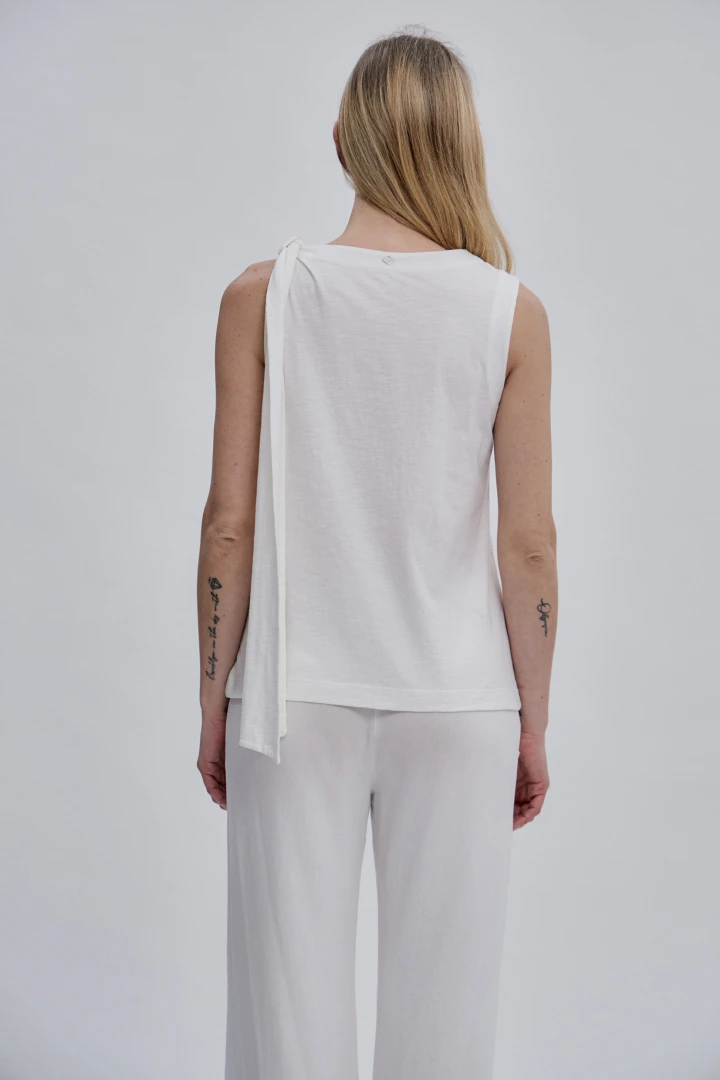 REMERA KONA